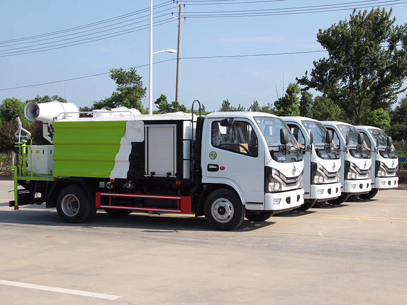 國六小多利卡多功能抑塵車(chē)