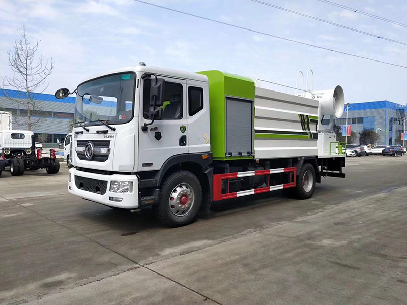 國六多利卡D9抑塵車(chē)