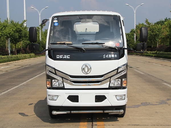 國六東風(fēng)小多利卡5噸灑水車(chē)
