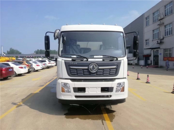 國六東風(fēng)天錦 12噸 噴霧車(chē)