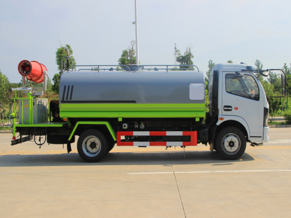 國六東風(fēng)大多利卡 9噸 噴霧車(chē)