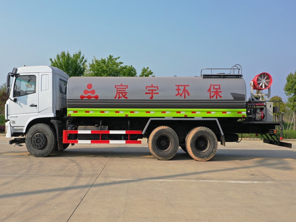 國六D3L后八輪 20噸 噴霧車(chē)