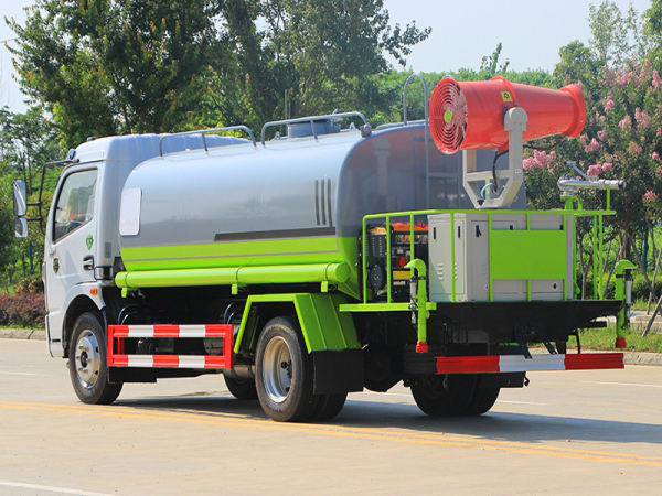 國六東風(fēng)大多利卡 9噸 噴霧車(chē)