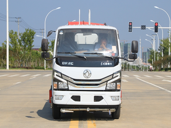 國六小多利卡 5噸 噴霧車(chē)