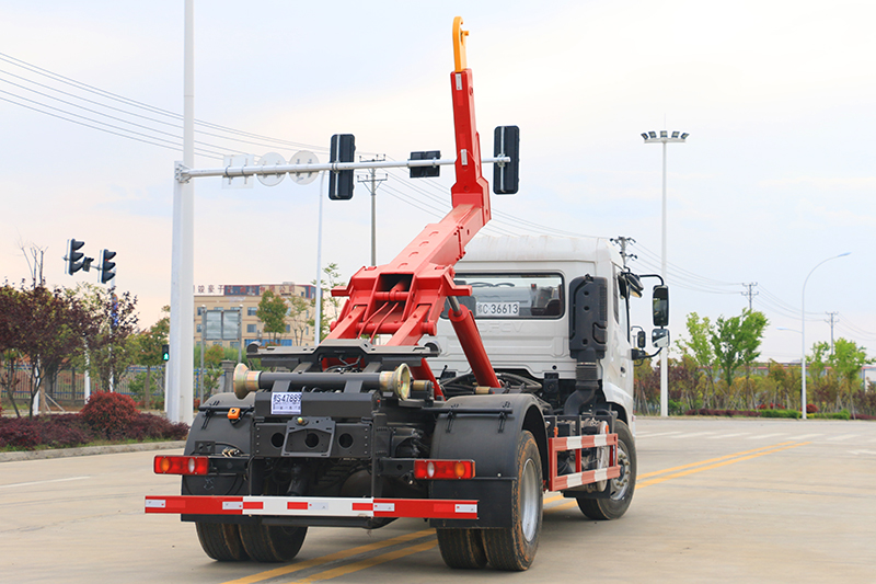 國六東風(fēng)天錦15噸套臂垃圾車(chē)