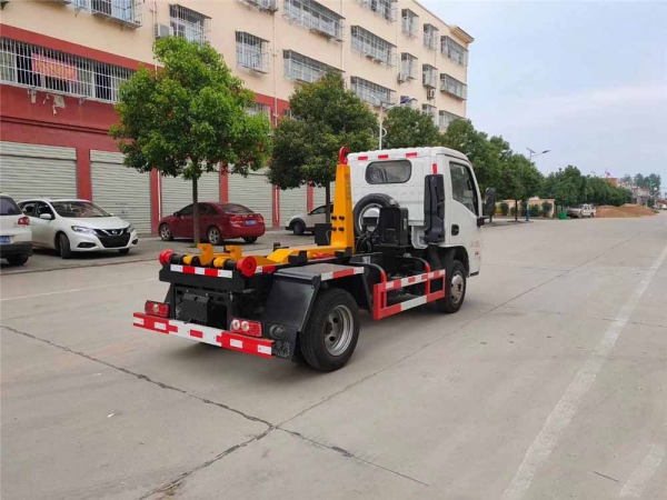 國六3方 藍牌躍進(jìn) 勾臂垃圾車(chē)