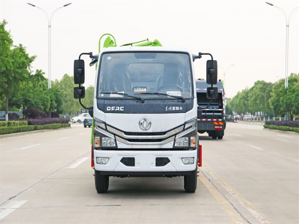 東風(fēng)7方側裝掛桶壓縮垃圾車(chē)