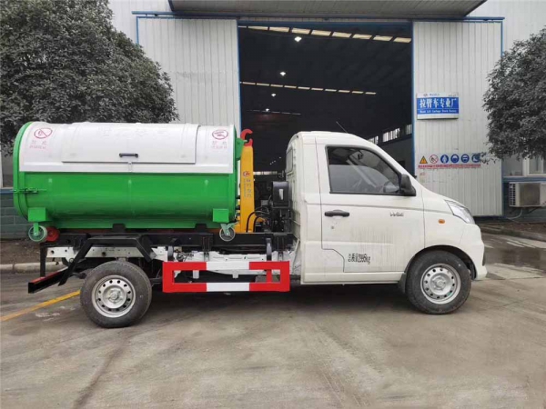 3方福田祥菱勾臂垃圾車(chē)