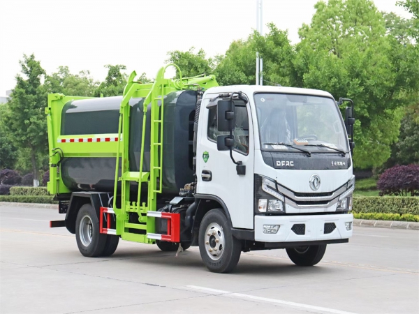 東風(fēng)7方側裝掛桶壓縮垃圾車(chē)