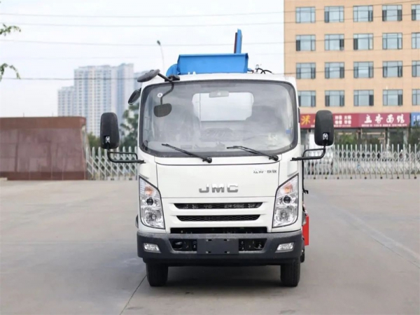 江鈴凱銳國六4.5方餐廚垃圾車(chē)