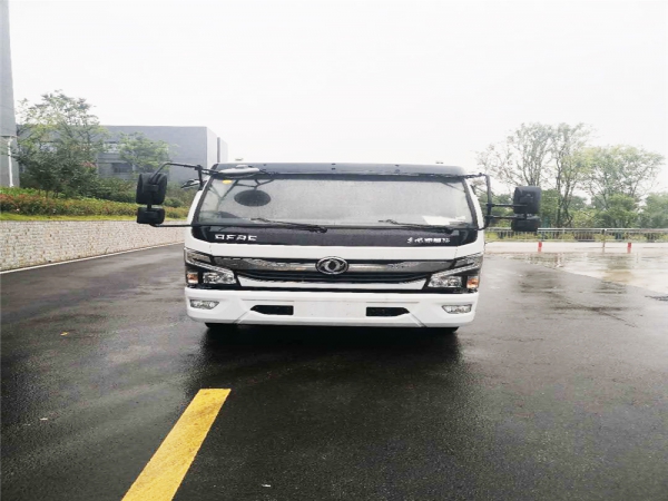 東風(fēng)純電動(dòng)護欄清洗車(chē)