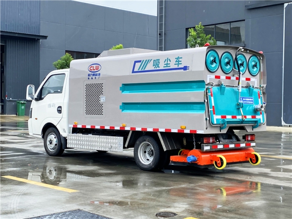 東風(fēng)華神3.5方純電動(dòng)吸塵車(chē)