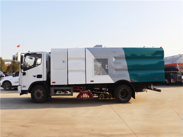 福田純電動(dòng)洗掃車(chē)