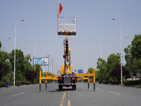 江鈴28米藍牌直臂伸縮式高空作業(yè)車(chē)
